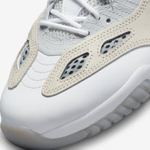 Cargar imagen en el visor de la galería, Air Jordan 11 Low IE “Light Orewood Brown”