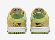 Cargar imagen en el visor de la galería, Nike Dunk Low "Sun Club"