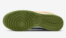 Cargar imagen en el visor de la galería, Nike Dunk Low "Sun Club"