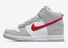 Cargar imagen en el visor de la galería, Nike Dunk High GS Athletic Club