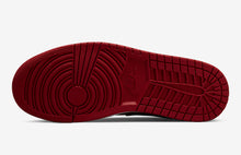 Cargar imagen en el visor de la galería, Air Jordan 1 Mid "Reverse Bred"