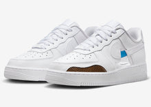 Cargar imagen en el visor de la galería, WMNS AIR FORCE 1 '07 LX "CUTS OPEN"