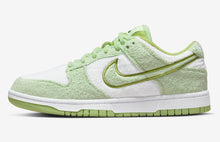 Cargar imagen en el visor de la galería, Nike Dunk Low WMNS “Fleece”