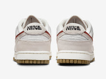 Cargar imagen en el visor de la galería, Wmns Nike Dunk Low SE “85”