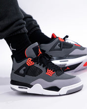 Cargar imagen en el visor de la galería, Air Jordan 4 Retro "Infrared"