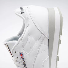 Cargar imagen en el visor de la galería, REEBOK Classic Leather
