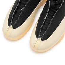 Cargar imagen en el visor de la galería, JORDAN 15 RETRO "BLACK MUSLIN"
