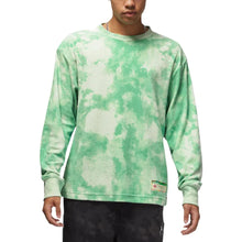 Cargar imagen en el visor de la galería, Air Jordan x J Balvin Long-Sleeve Tee &#39;Jade Aura/Enamel Green
