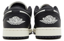 Cargar imagen en el visor de la galería, AIR JORDAN 1 LOW SE &#39;VINTAGE PANDA&#39; (WMNS)
