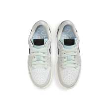 Cargar imagen en el visor de la galería, Kids Air Jordan 1 Retro OG Low &#39;Lunar New Year&#39;
