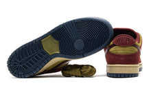 Cargar imagen en el visor de la galería, NIKE SB DUNK LOW  &#39;&#39; DARK TEAM RED OLIVE FLAK &#39;&#39;

