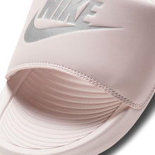 Cargar imagen en el visor de la galería, W NIKE VICTORI ONE  &#39;&#39; BARELY &#39;&#39;
