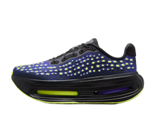 Cargar imagen en el visor de la galería, NIKE Vomero Premium Black and Rush Violet
