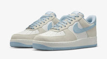Cargar imagen en el visor de la galería, NIKE AIR FORCE 1 &#39;07 LV8
