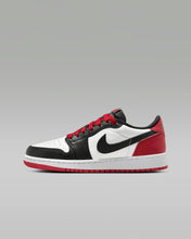 Cargar imagen en el visor de la galería, Jordan 1 Retro Low OG Black Toe (GS)
