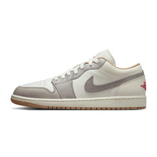 Cargar imagen en el visor de la galería, JORDAN 1 LOW  &#39;&#39; SAIL COLLEGE &#39;&#39;
