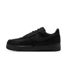 Cargar imagen en el visor de la galería, NIKE AIR FORCE 1 RETRO "VALENTINE'S DAY" BLACK IB6836-001
