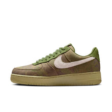 Cargar imagen en el visor de la galería, Nike Air Force 1 Low “Wheatgrass”
