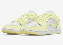 Cargar imagen en el visor de la galería, Jordan 1 Low Lemonade (Women's)

