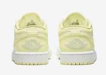 Cargar imagen en el visor de la galería, Jordan 1 Low Lemonade (Women's)
