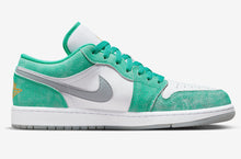 Cargar imagen en el visor de la galería, Jordan 1 Low SE New Emerald
