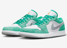 Cargar imagen en el visor de la galería, Jordan 1 Low SE New Emerald
