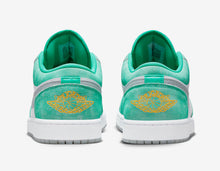 Cargar imagen en el visor de la galería, Jordan 1 Low SE New Emerald
