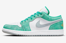 Cargar imagen en el visor de la galería, Jordan 1 Low SE New Emerald
