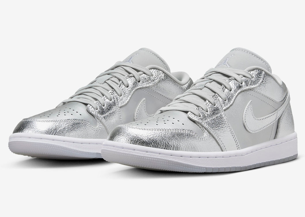 AIR JORDAN 1 LOW SE “METALLIC SILVER”