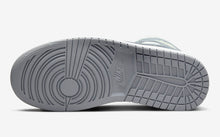 Cargar imagen en el visor de la galería, Jordan 1 Mid Stealth (Women's)
