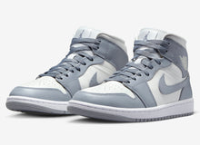 Cargar imagen en el visor de la galería, Jordan 1 Mid Stealth (Women's)
