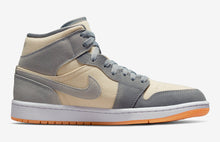 Cargar imagen en el visor de la galería, Jordan 1 Mid SE Coconut Milk Particle Grey

