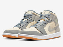 Cargar imagen en el visor de la galería, Jordan 1 Mid SE Coconut Milk Particle Grey
