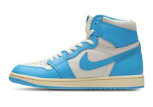 Cargar imagen en el visor de la galería, Air Jordan 1 Retro High OG &quot;UNC Reimagined&quot;
