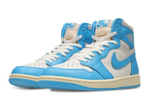 Cargar imagen en el visor de la galería, Air Jordan 1 Retro High OG &quot;UNC Reimagined&quot;
