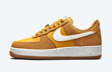 Cargar imagen en el visor de la galería, WMNS NIKE AIR FORCE 1 LOW “FIRST USE”
