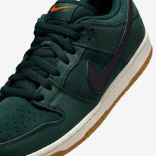 Cargar imagen en el visor de la galería, Nike SB Dunk Low &quot;Deep Fir&quot;
