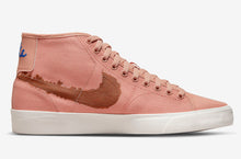 Cargar imagen en el visor de la galería, NIKE SB BLAZER COURT MID PREMIUM
