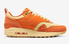 Cargar imagen en el visor de la galería, Nike Air Max 1 WMNS “Somos Familia”
