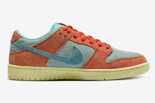 Cargar imagen en el visor de la galería, Nike SB Dunk Low “Noise Aqua”
