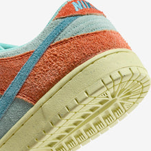 Cargar imagen en el visor de la galería, Nike SB Dunk Low “Noise Aqua”
