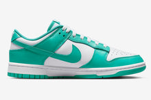 Cargar imagen en el visor de la galería, Nike Dunk Low “Clear Jade”
