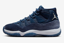 Cargar imagen en el visor de la galería, Air Jordan 11 WMNS “Midnight Navy”
