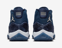 Cargar imagen en el visor de la galería, Air Jordan 11 WMNS “Midnight Navy”
