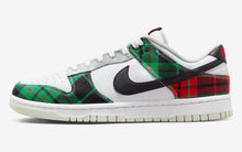 Cargar imagen en el visor de la galería, Nike Dunk Low Tartan Plaid
