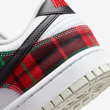 Cargar imagen en el visor de la galería, Nike Dunk Low Tartan Plaid
