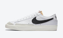 Cargar imagen en el visor de la galería, BLAZER LOW '77 VINTAGE 'WHITE BLACK'
