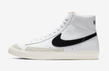 Cargar imagen en el visor de la galería, BLAZER MID '77 VINTAGE 'WHITE BLACK'
