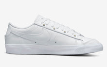 Cargar imagen en el visor de la galería, Nike Blazer Low 77 White Pearl
