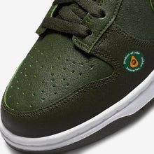 Cargar imagen en el visor de la galería, Nike Dunk Low Avocado
